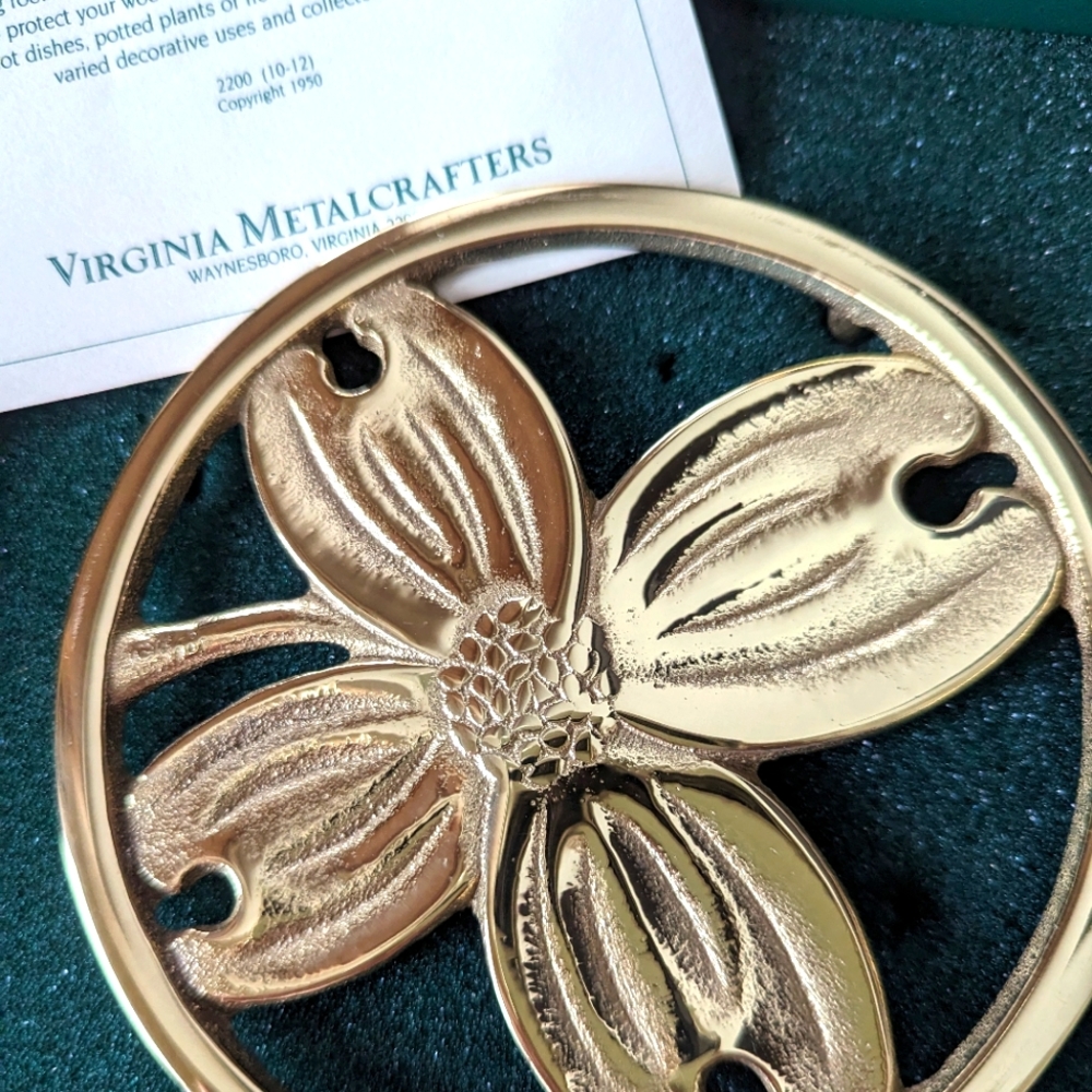 Virginia Metalcrafters dogwood trivet